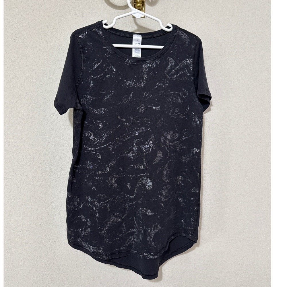 Ivivva Short Sleeve Top Girls 10 Black Silver Metallic Foil Swirl Activewear